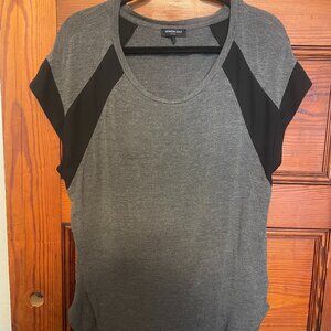 Kenneth Cole New York Women's Gray Short Sleeve Tee T Shirt Size Medium Classic